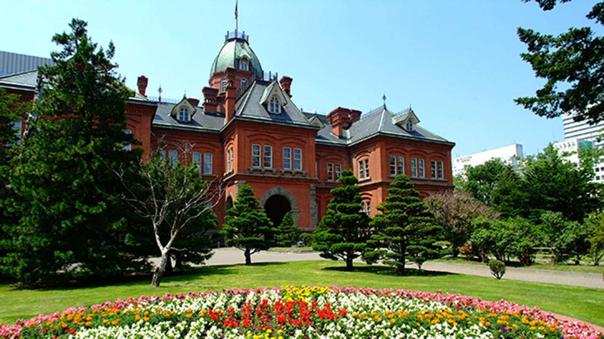 Toyoko Inn Hokkaido Sapporo-Eki Nishi-Guchi Hokudai Mae Exterior photo
