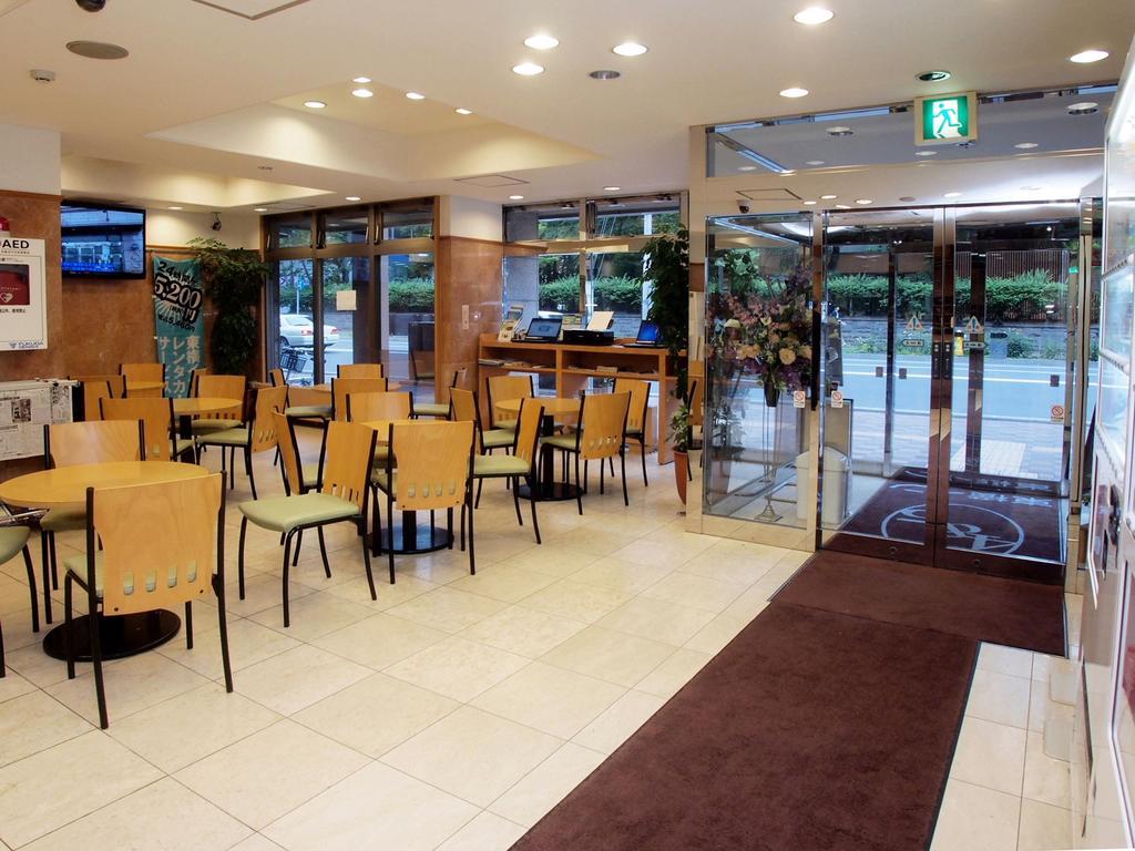 Toyoko Inn Hokkaido Sapporo-Eki Nishi-Guchi Hokudai Mae Exterior photo