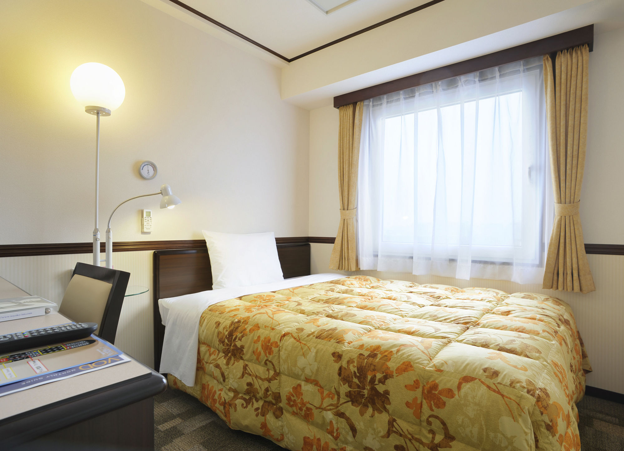 Toyoko Inn Hokkaido Sapporo-Eki Nishi-Guchi Hokudai Mae Exterior photo